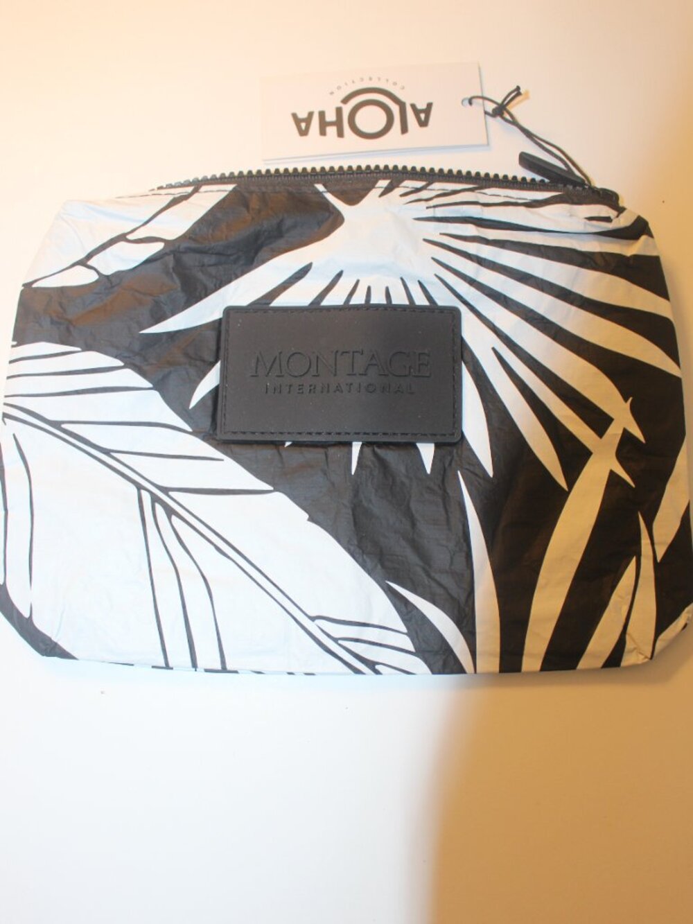 ALOHA Collection Montage International Black White Palm Zip Pouch